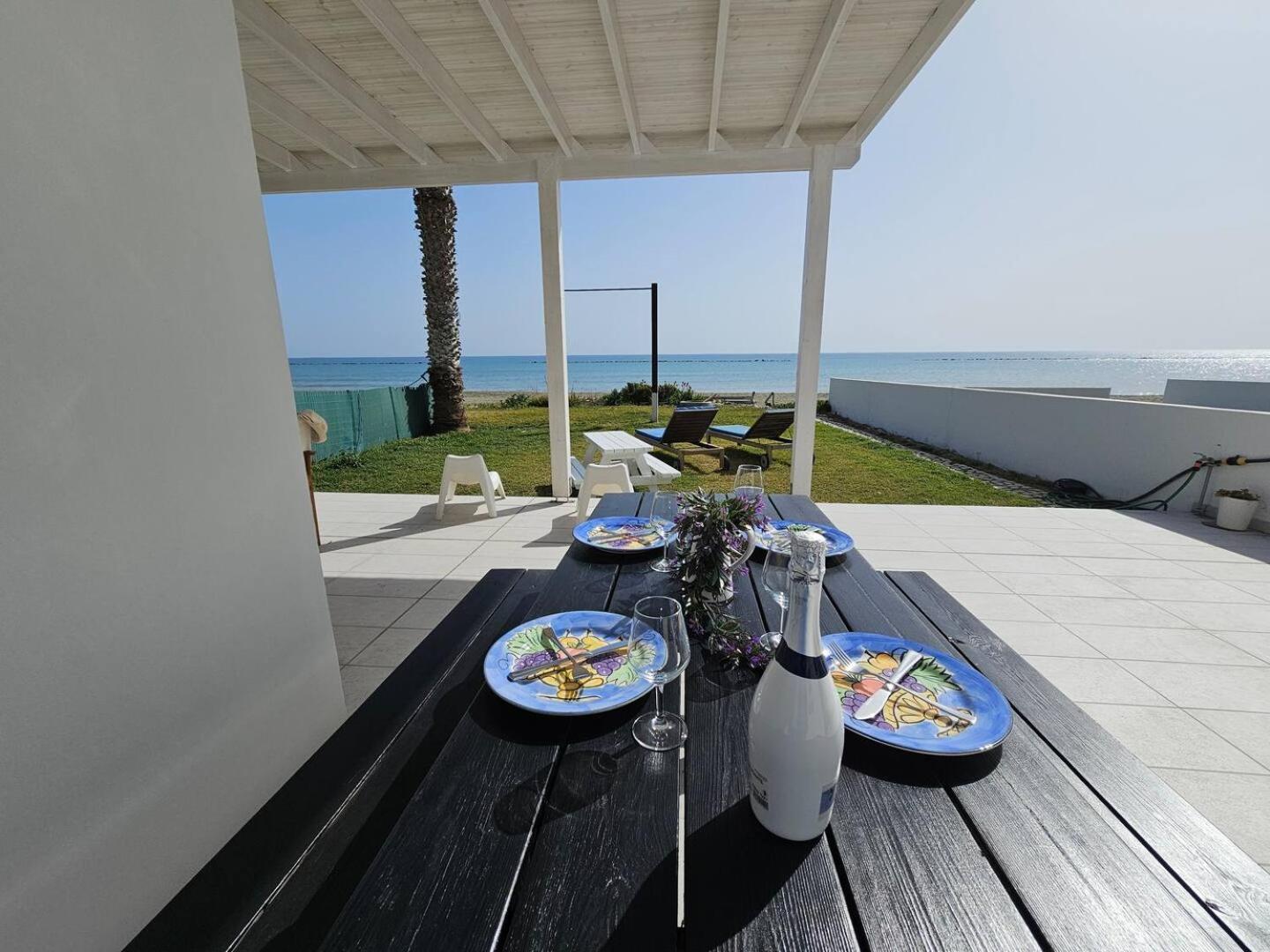 Ammos Beachfront Villa Paradise Larnaca Exteriér fotografie