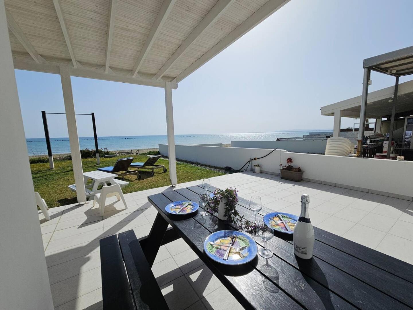 Ammos Beachfront Villa Paradise Larnaca Exteriér fotografie